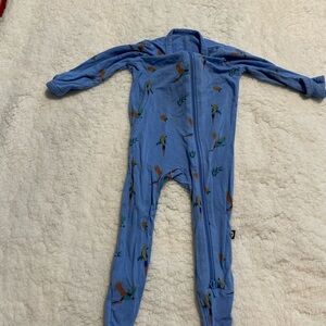 Kyte BABY Blue Parrot Print Footie